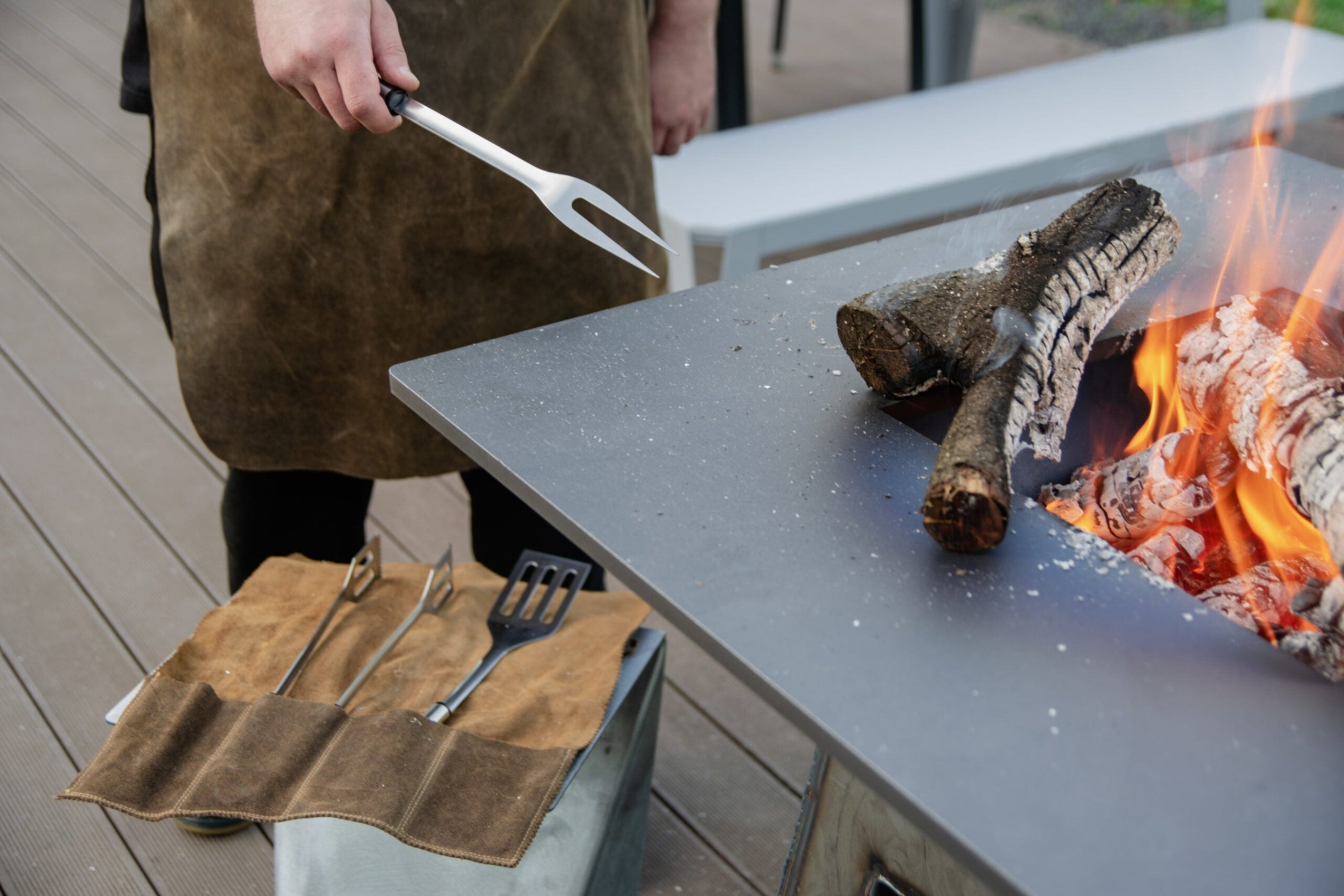 Accesorii pentru gratar si semineu, organizare inteligenta