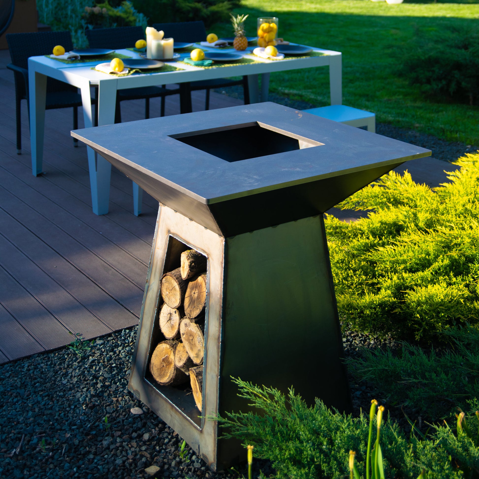 Gratar pe lemne FOC SI PARA din otel, cu design rustic si husa inclusa, ideal pentru curte si terasa