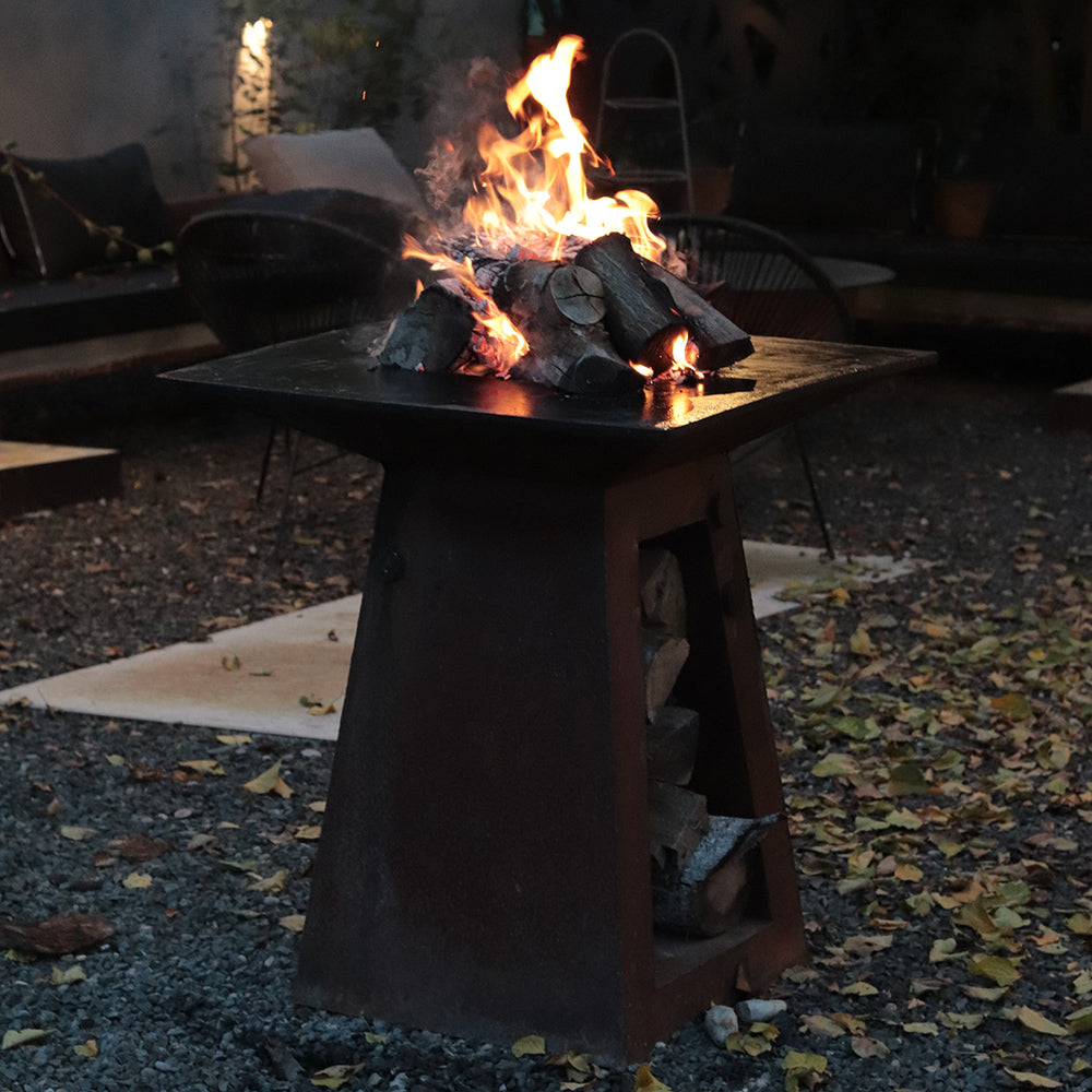 Gratar pe lemne model FOC SI PARA, realizat din otel, ideal pentru gatit si socializare in aer liber, cu husa de protectie inclusa