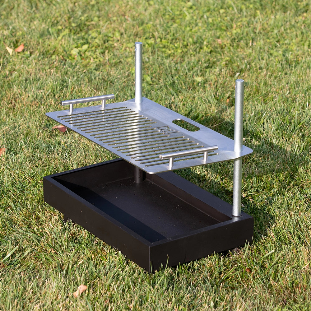 Gratar portabil 1 MAI din otel si inox, cu design compact si suprafata de gatit reglabila