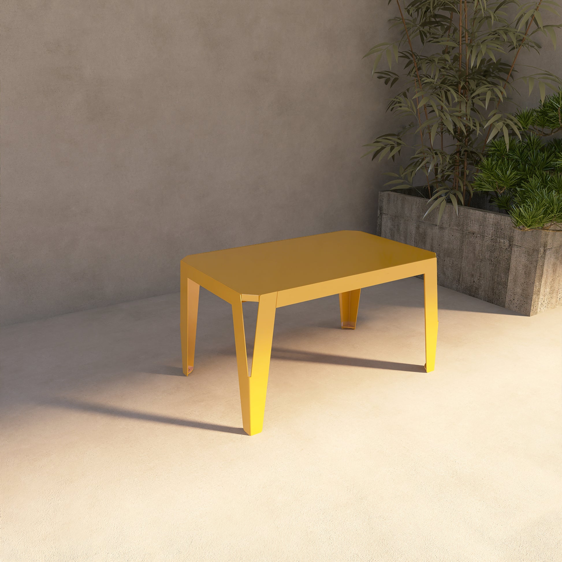 Masuta metalica SPIC 4 pentru terasa, eleganta si rezistenta la intemperii.