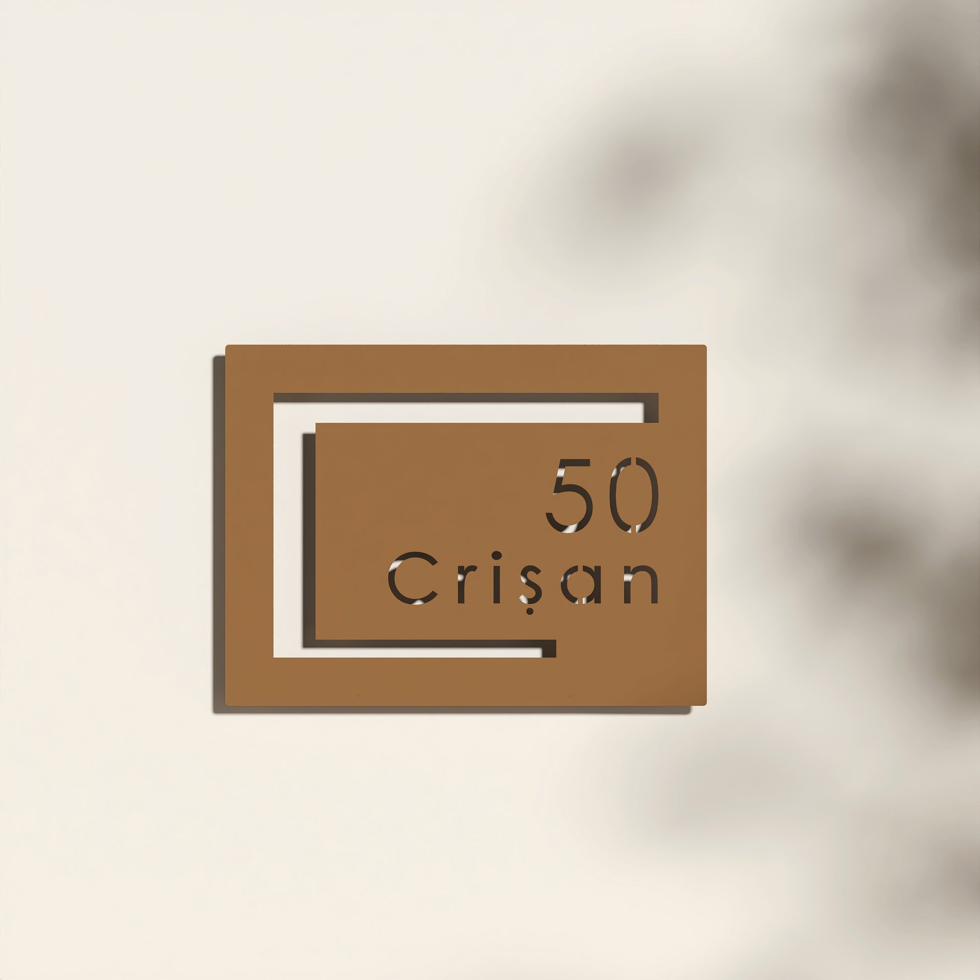 Numar casa N96 din otel vopsit electrostatic, montat pe fatada, cu font clar si design modern