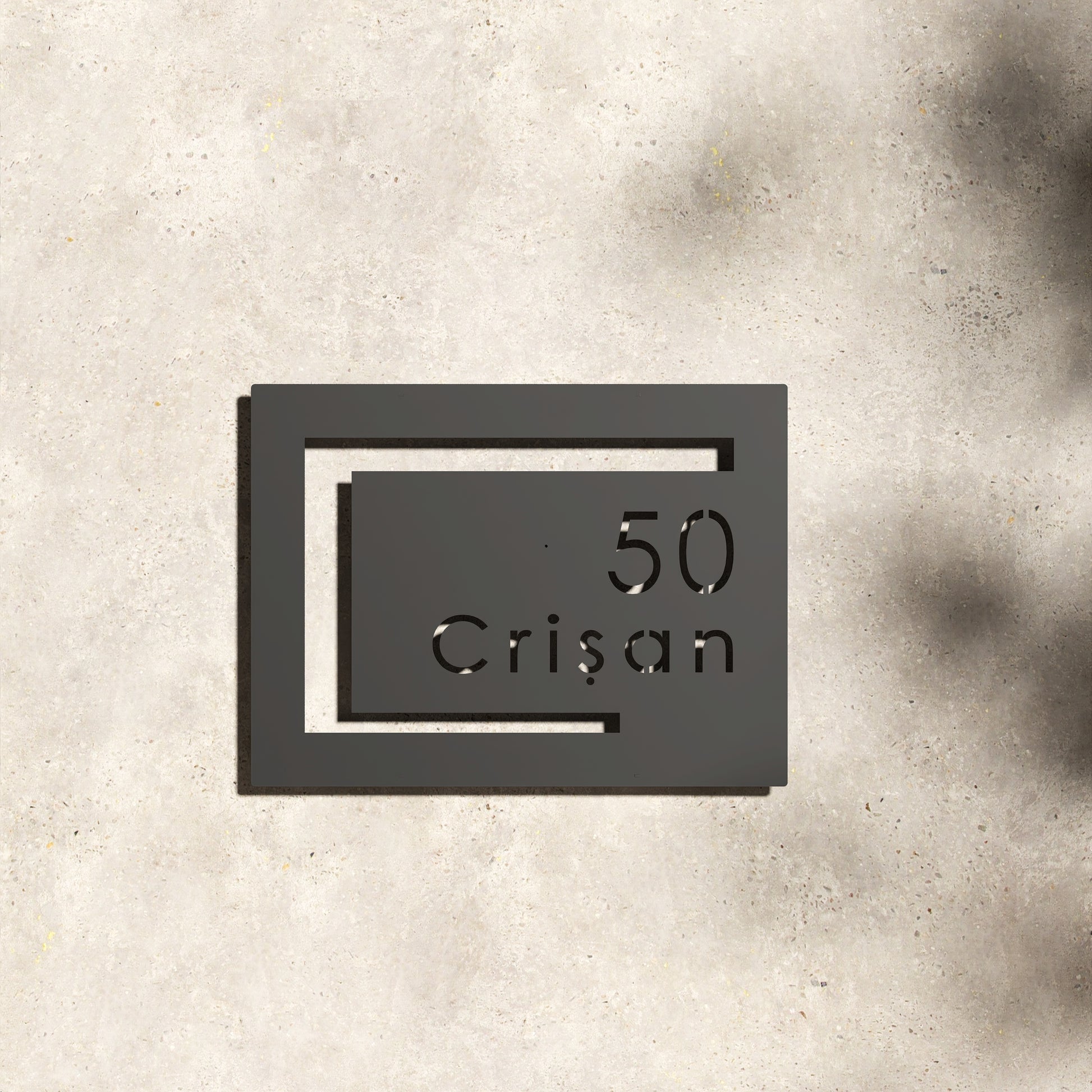 Numar casa N96 din otel vopsit electrostatic, montat pe fatada, cu font clar si design modern