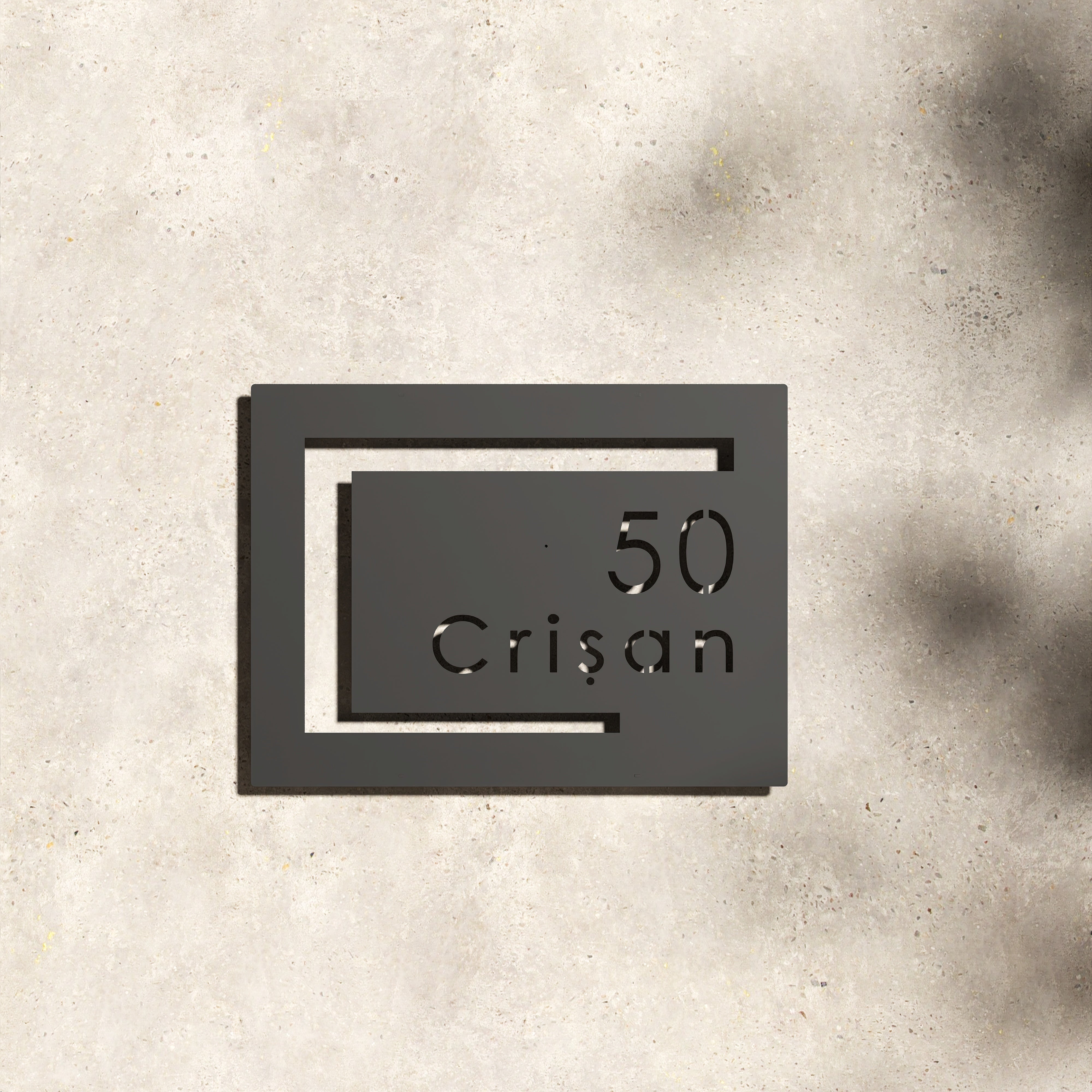 Numar casa N96 din otel vopsit electrostatic, montat pe fatada, cu font clar si design modern