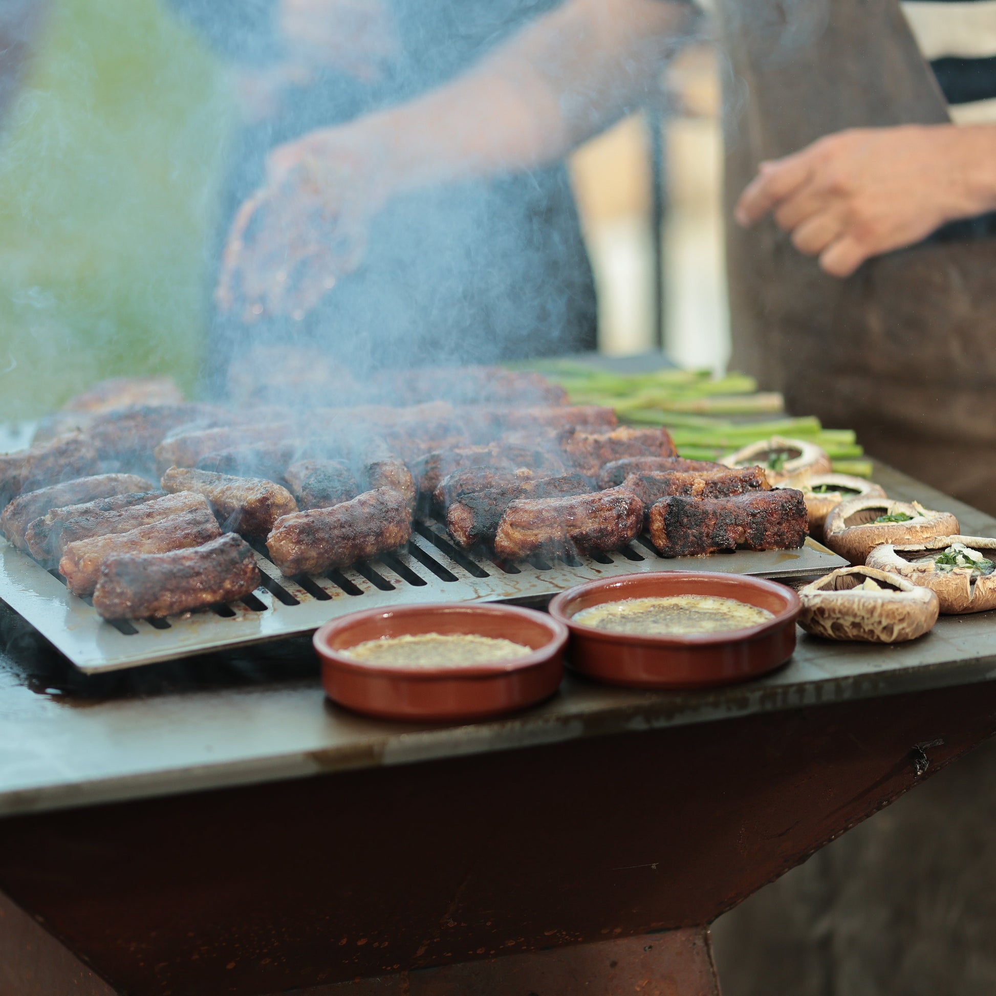 Plita din inox pentru gratarul FOC SI PARA, ideala pentru preparate la ceaun, mici si carne, cu distributie eficienta a caldurii