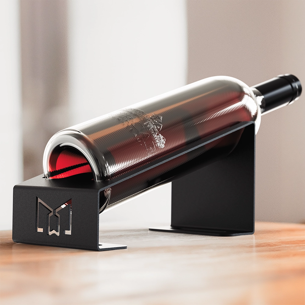 Suport metalic pentru sticla de vin, model MAGUS ONE – elegant, minimalist si perfect pentru prezentare sau decor