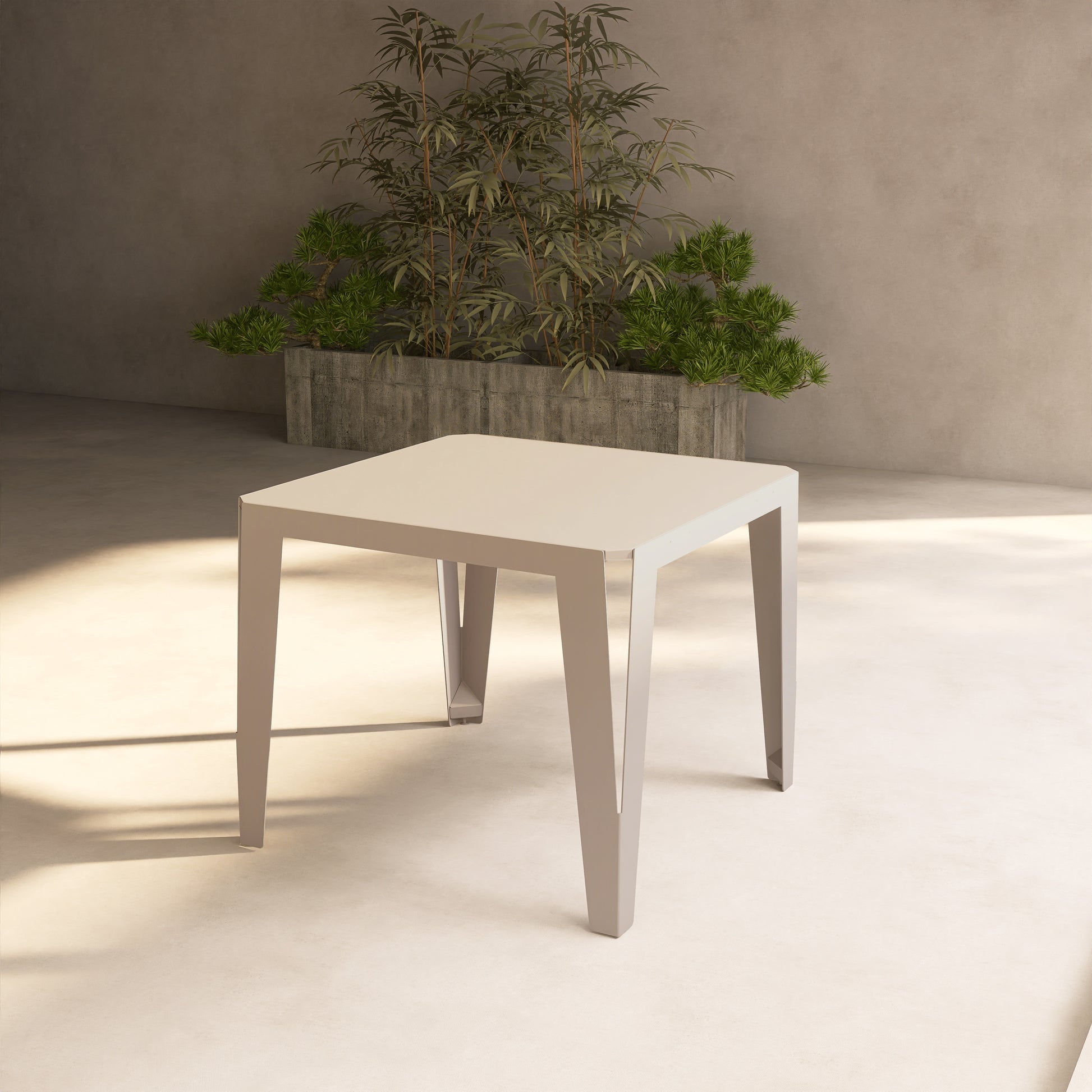Masa metalica SPIC 4, robusta si eleganta, cu design modern si culori vibrante, ideala pentru terasa, gradina sau balcon.